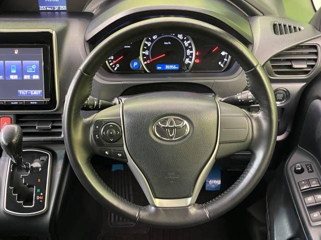 Toyota VOXY 2014-11 180851-11