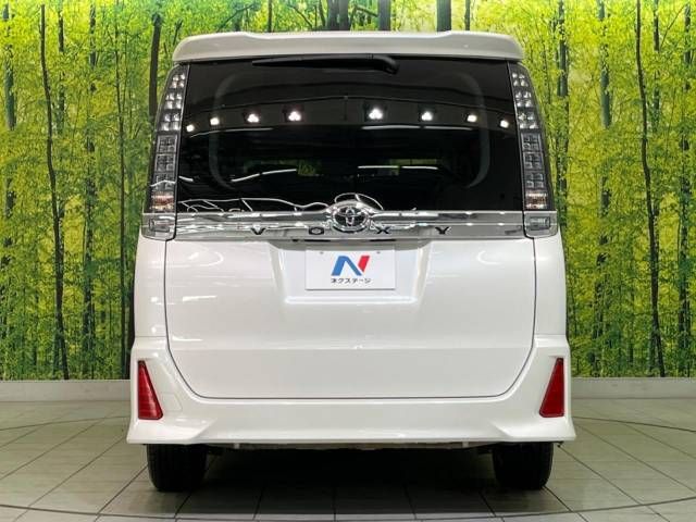 Toyota VOXY 2014-11 180851-15