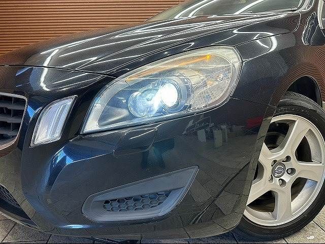 Volvo S60 2013-06 26008-9