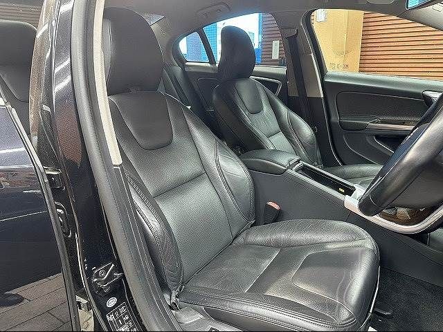 Volvo S60 2013-06 26008-7