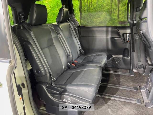 Toyota ESQUIRE 2017-09 359773-9