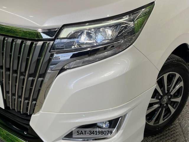 Toyota ESQUIRE 2017-09 359773-13