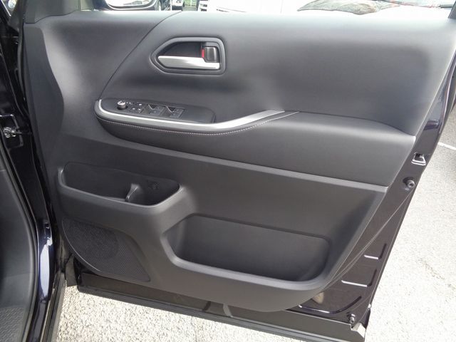 Toyota NOAH 2022-10 187459-23