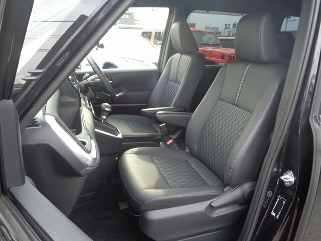 Toyota NOAH 2022-10 187459-4