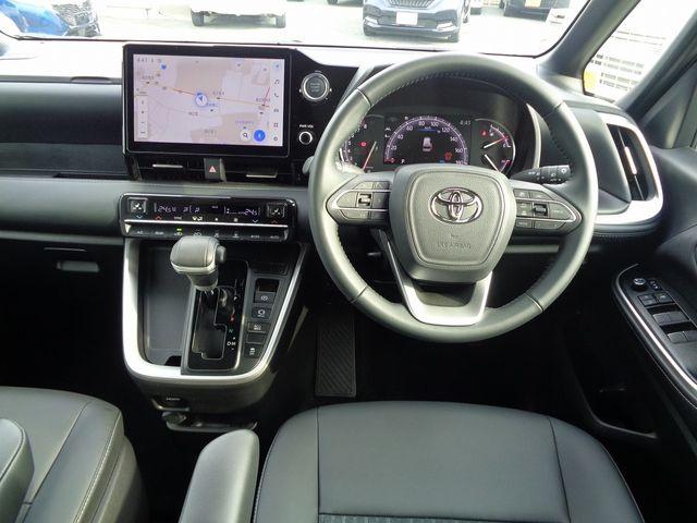 Toyota NOAH 2022-10 187459-1
