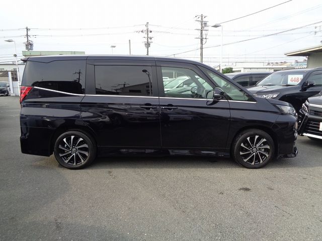 Toyota NOAH 2022-10 187459-27