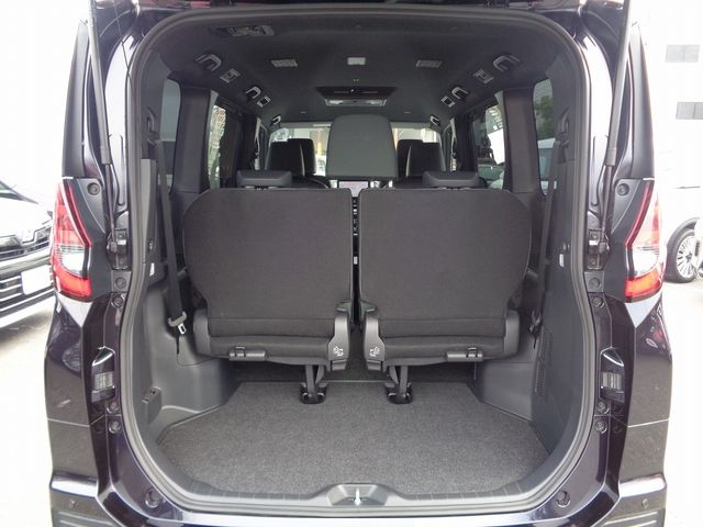 Toyota NOAH 2022-10 187459-7