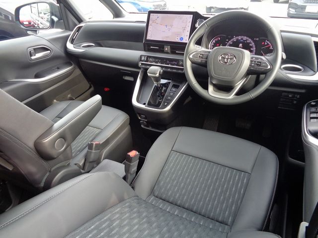 Toyota NOAH 2022-10 187459-9