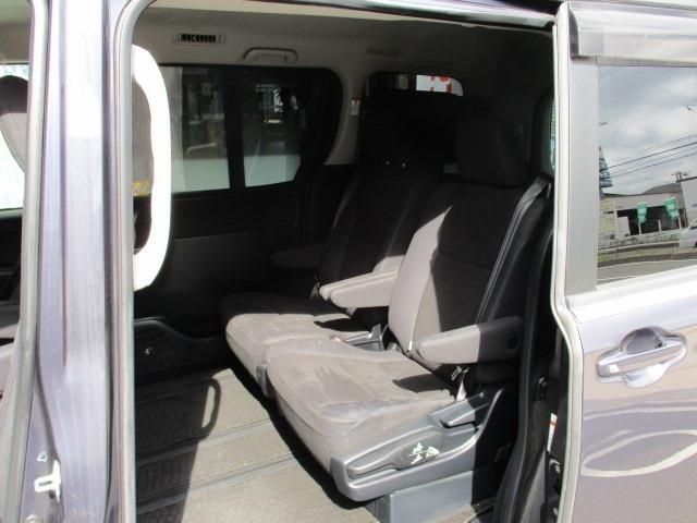 Toyota VOXY HYBRID 2015-01 3965-14