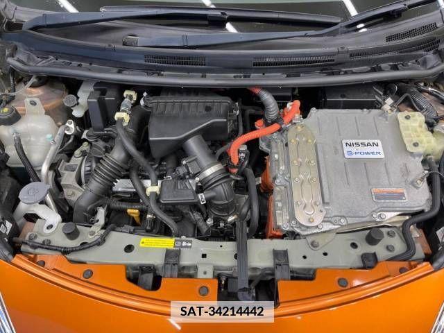 Nissan NOTE 2016-11 365496-19
