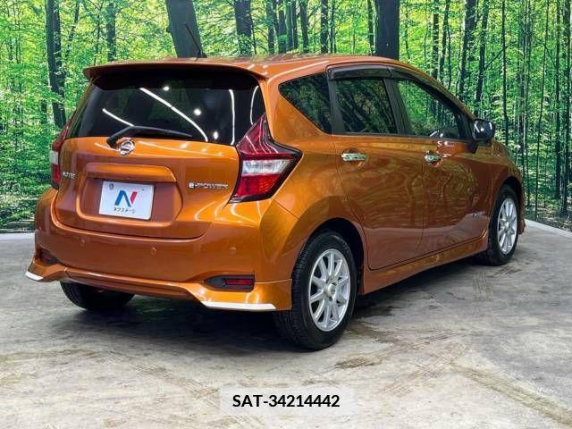 Nissan NOTE 2016-11 365496-17
