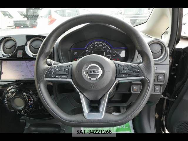 Nissan NOTE 2018-08 205560-3