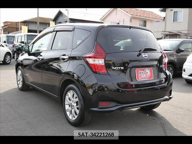 Nissan NOTE 2018-08 205560-17