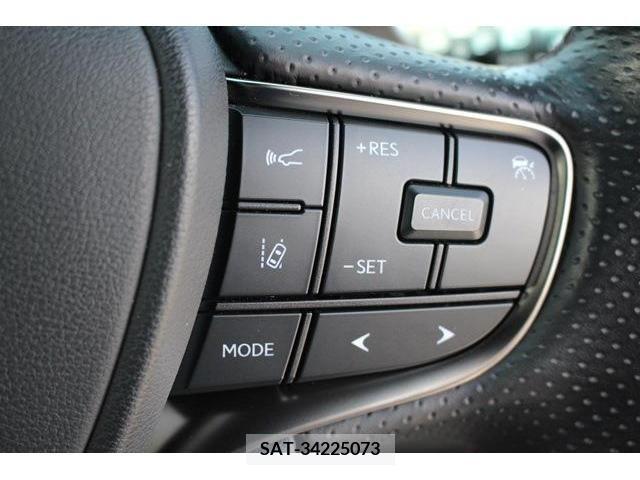 Lexus LS 2021-03 304745-5