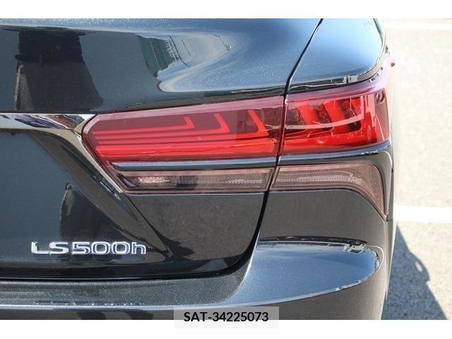Lexus LS 2021-03 304745-14