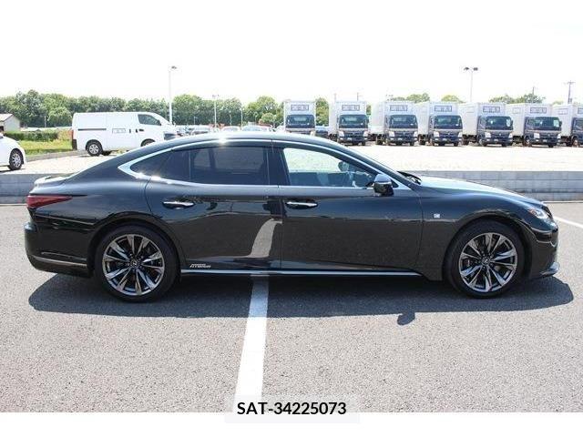 Lexus LS 2021-03 304745-11
