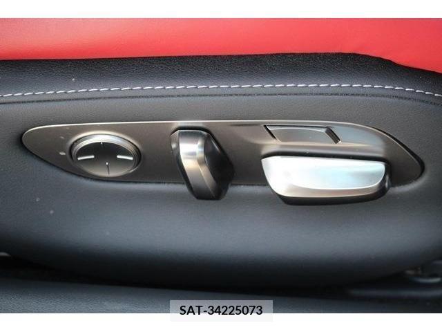 Lexus LS 2021-03 304745-6