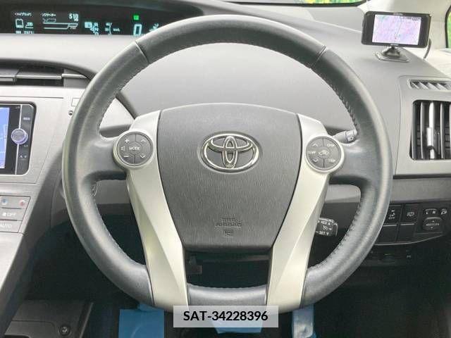Toyota PRIUS 2013-12 378195-11