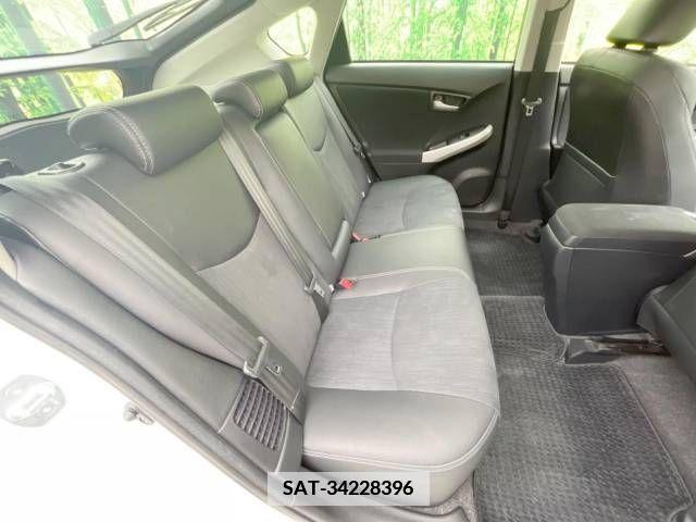Toyota PRIUS 2013-12 378195-9
