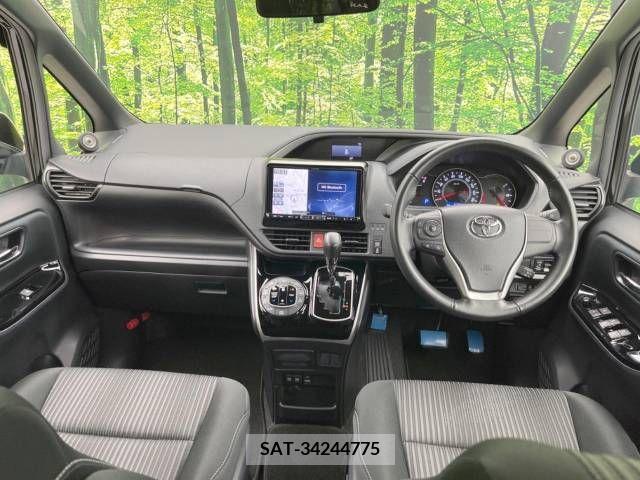 Toyota VOXY 2018-10 321594-1