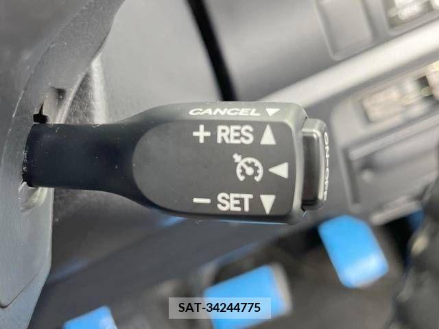 Toyota VOXY 2018-10 321594-8