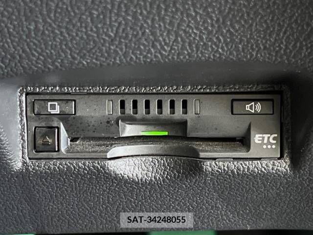 Toyota PRIUS 2019-03 282075-6