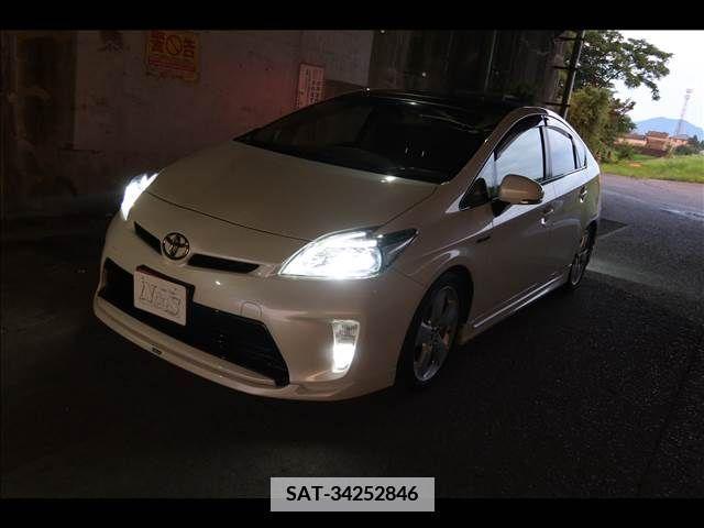 Toyota PRIUS 2014-07 366688-10