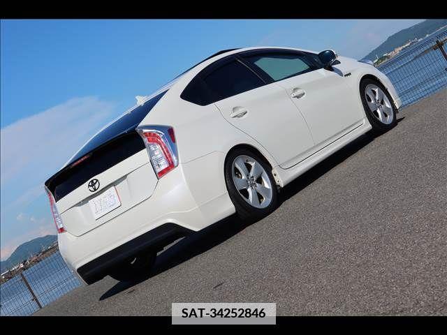 Toyota PRIUS 2014-07 366688-7