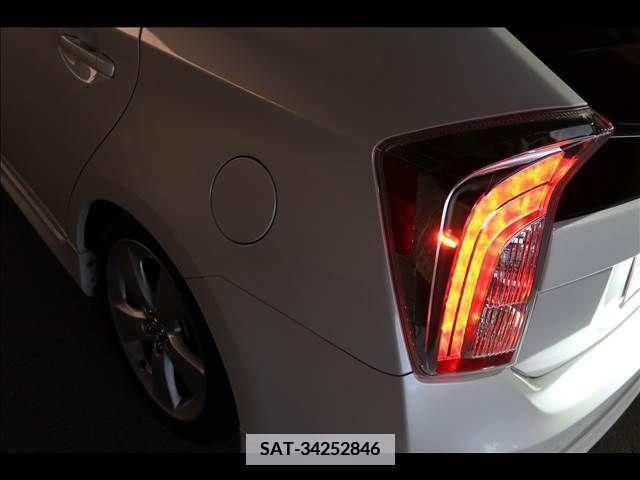 Toyota PRIUS 2014-07 366688-13