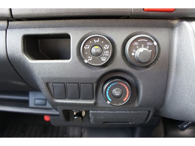 Toyota REGIUSACE VAN 2017-01 193110-11