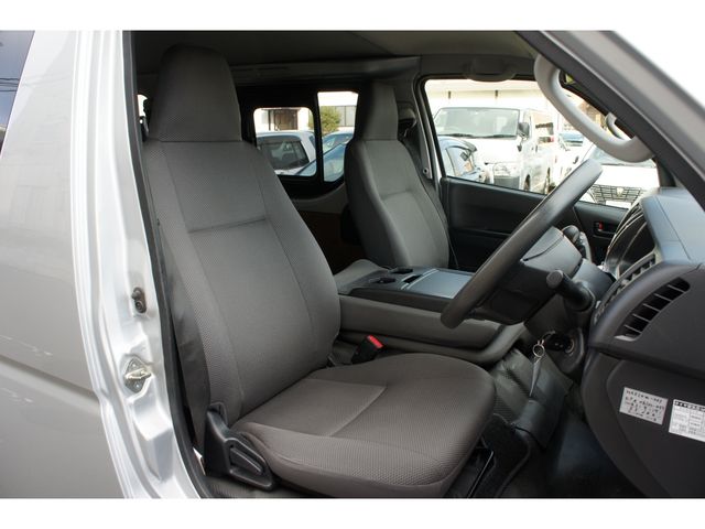 Toyota REGIUSACE VAN 2017-01 193110-4