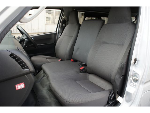 Toyota REGIUSACE VAN 2017-01 193110-6
