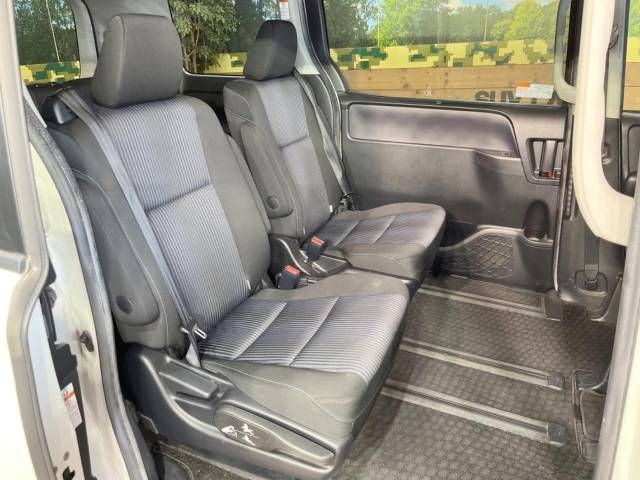 Toyota NOAH 2014-02 21506-9