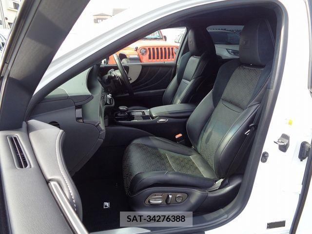 Lexus LS 2018-01 219332-4