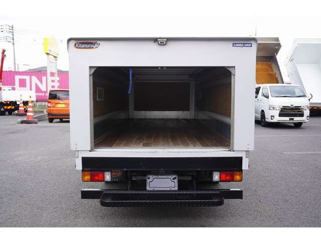 Hino DUTRO 2017-09 27489-18