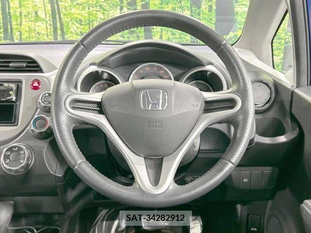 Honda FIT 2010-09 396552-11