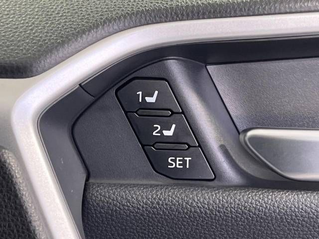 Toyota RAV4 2020-02 24738-6