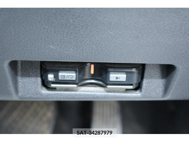 Nissan LEAF 2019-08 324801-4
