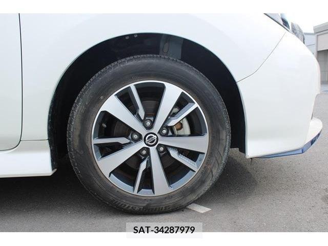Nissan LEAF 2019-08 324801-11