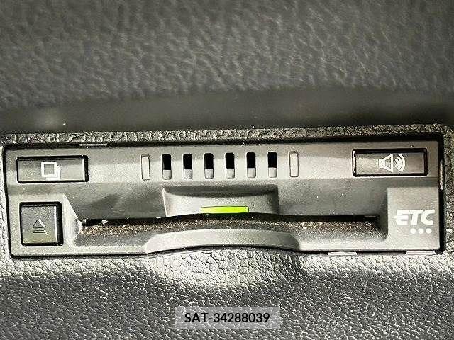 Toyota PRIUS 2017-04 373598-7