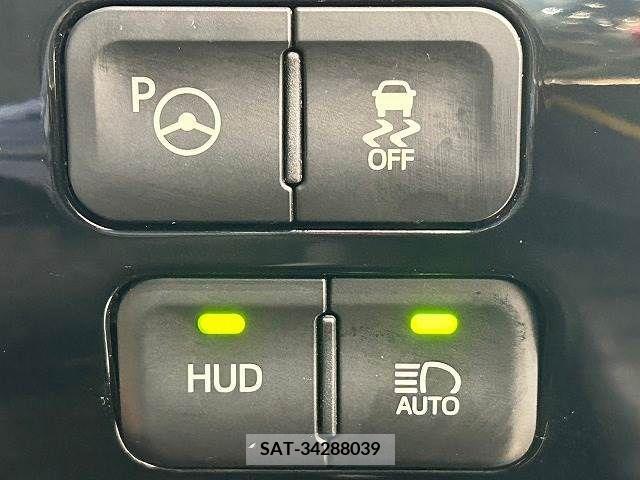 Toyota PRIUS 2017-04 373598-5