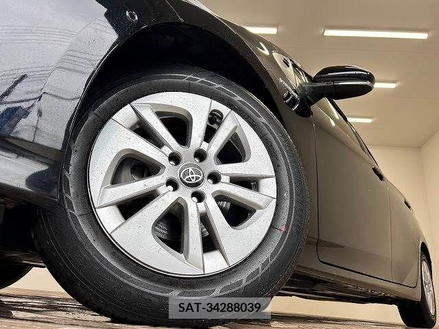 Toyota PRIUS 2017-04 373598-11