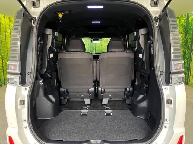 Toyota VOXY 2019-12 187638-11