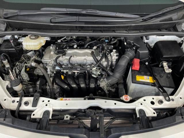 Toyota VOXY 2019-12 187638-18