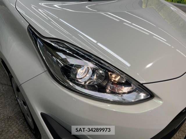 Toyota AQUA 2018-04 260258-11