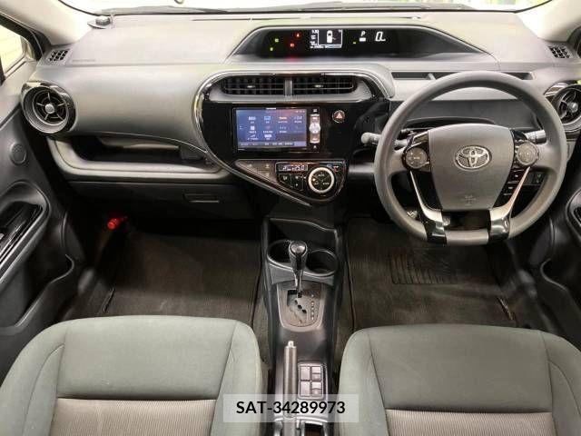Toyota AQUA 2018-04 260258-1