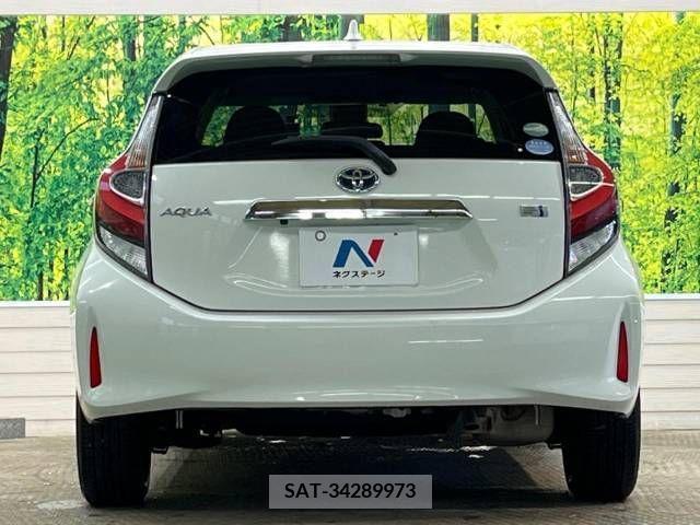 Toyota AQUA 2018-04 260258-15