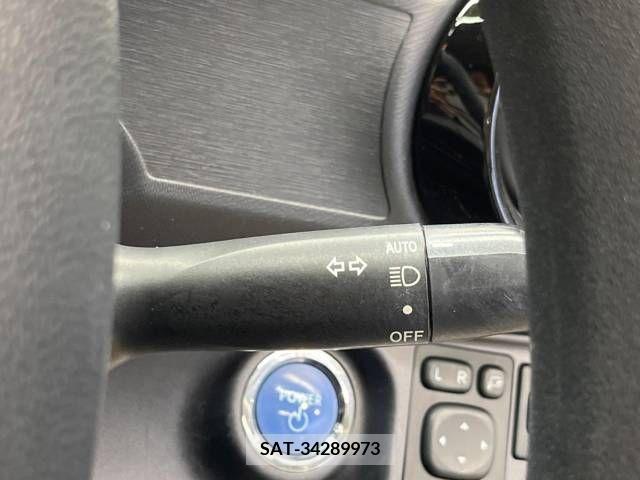 Toyota AQUA 2018-04 260258-12