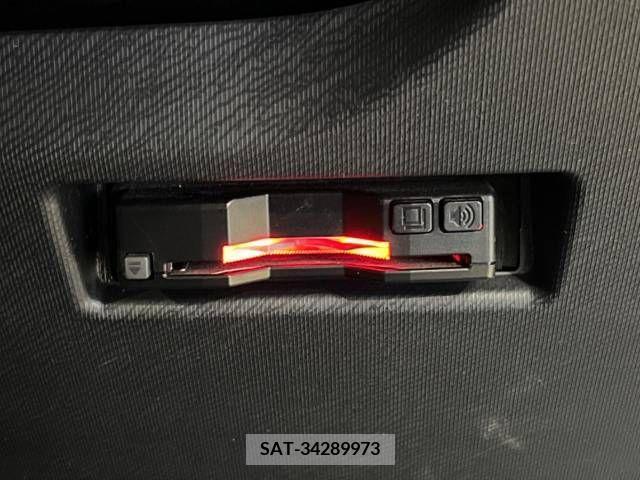 Toyota AQUA 2018-04 260258-5