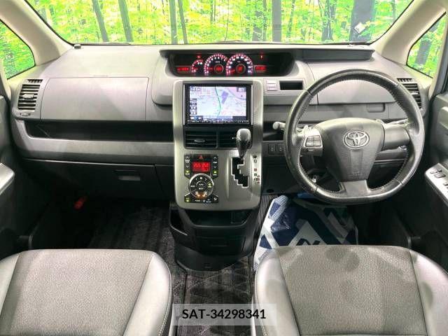 Toyota VOXY 2013-09 321361-1
